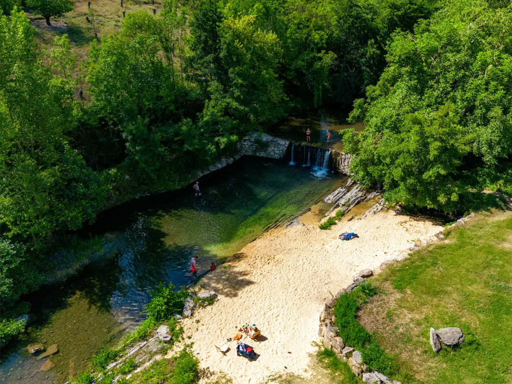 Wählen Sie ein schönes Luxus-Chalet mit eigenem SPA&nbsp;auf diesem wunderschönen französischen Campingplatz