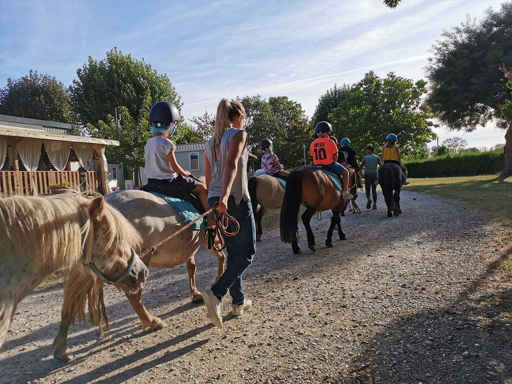 Camping Les Plages De L Ain 5