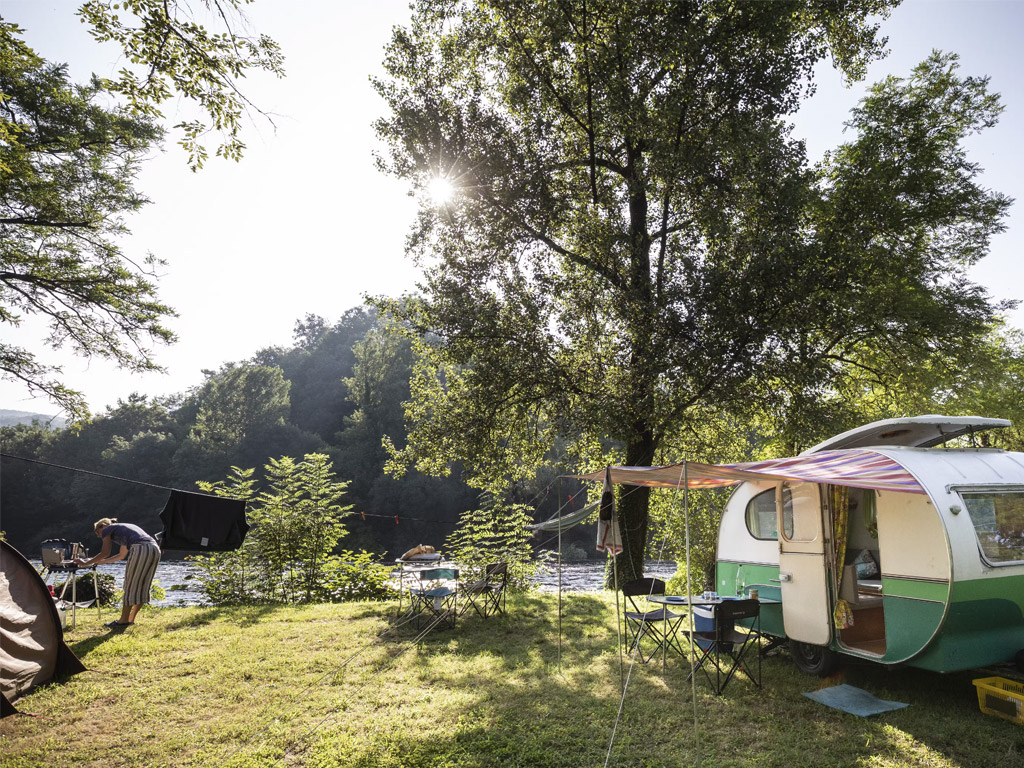 Camping Huttopia Beaulieu Sur Dordogne 1